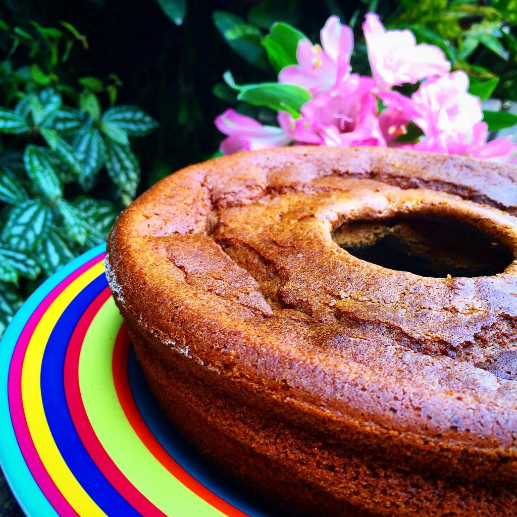 BOLO DE CENOURA, MAÇÃ E PASSAS, SEM GLÚTEN E SEM LACTOSE