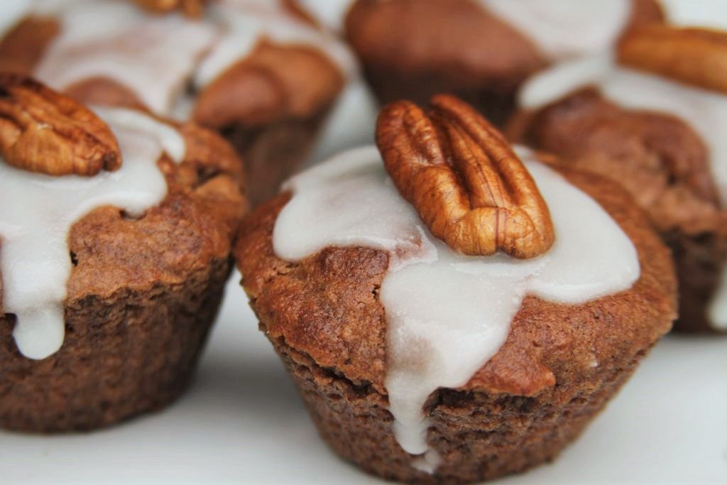 BOLO DE NOZES FOFINHO SEM FARINHA, SEM GLÚTEN E SEM LACTOSE