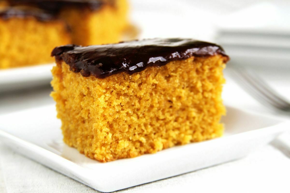 Café da tarde garantido! Aprenda a fazer bolo de cenoura no liquidificador