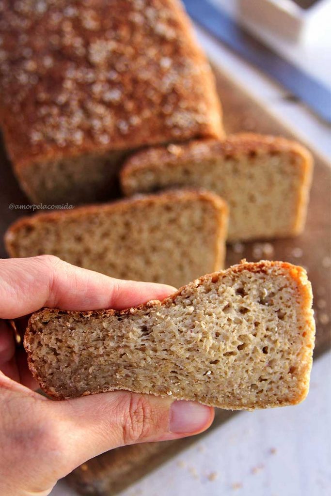 Pão de quinoa e aveia fitness perfeito para reeducação alimentar.