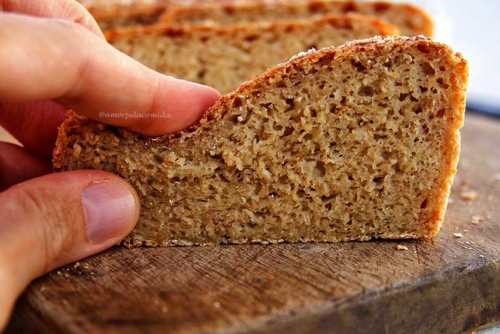 Pão de Quinoa fit sem glúten, sem lactose e sem ovo perfeito para reeducação alimentar
