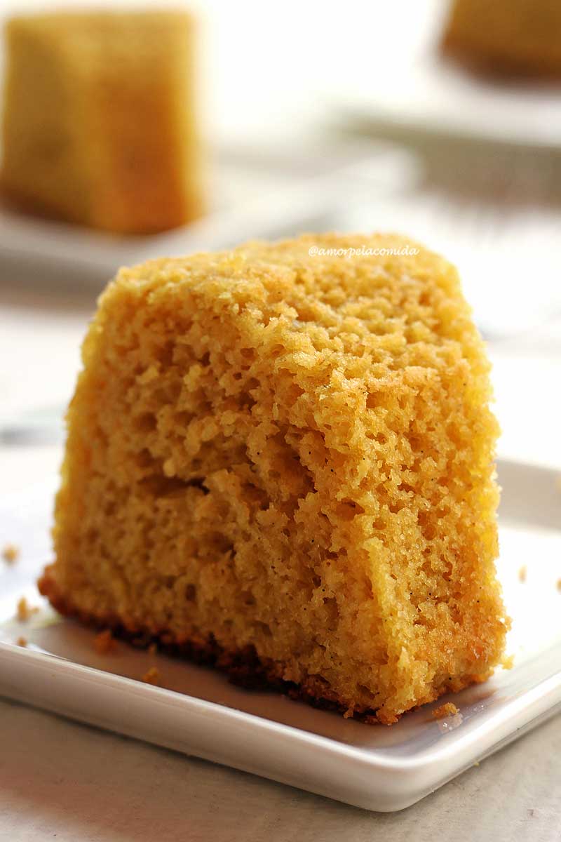 Bolo de laranja sem leite e sem farinha feito no liquidificador