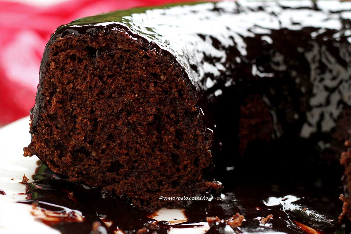 Bolo de chocolate sem ovo e sem lactose - Fácil