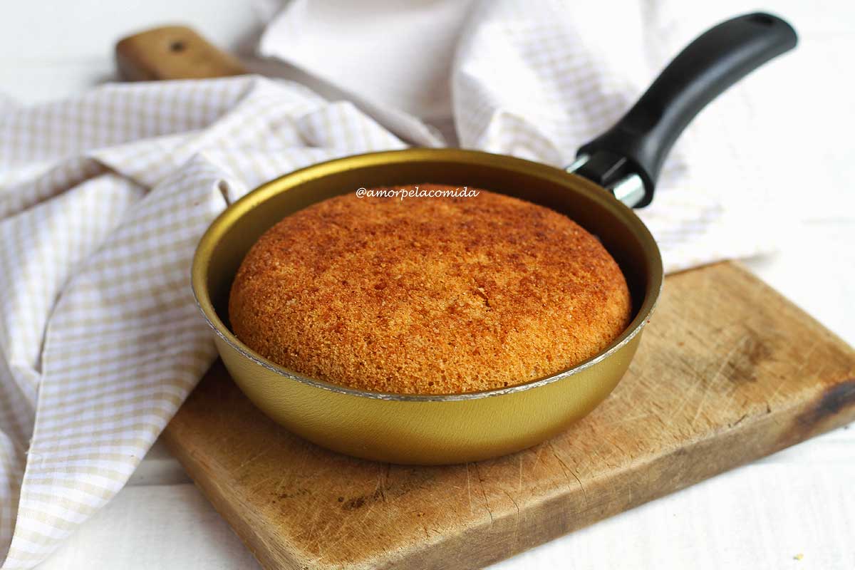 BOLO DE FUBÁ SIMPLES (FOFINHO E DELICIOSO) 