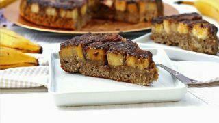 Receita de bolo de banana: opções simples, com aveia e caramelizada