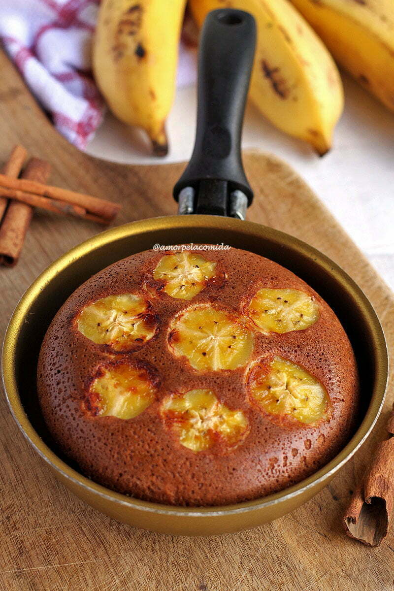 Tenha um café da manhã delicioso com este bolo de banana com aveia