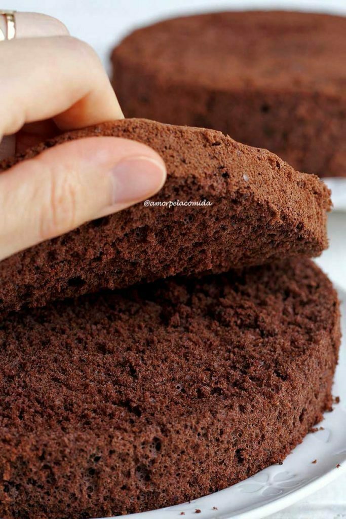 PÃO DE LÓ DE CHOCOLATE 4 INGREDIENTES SEM GLÚTEN SEM LACTOSE