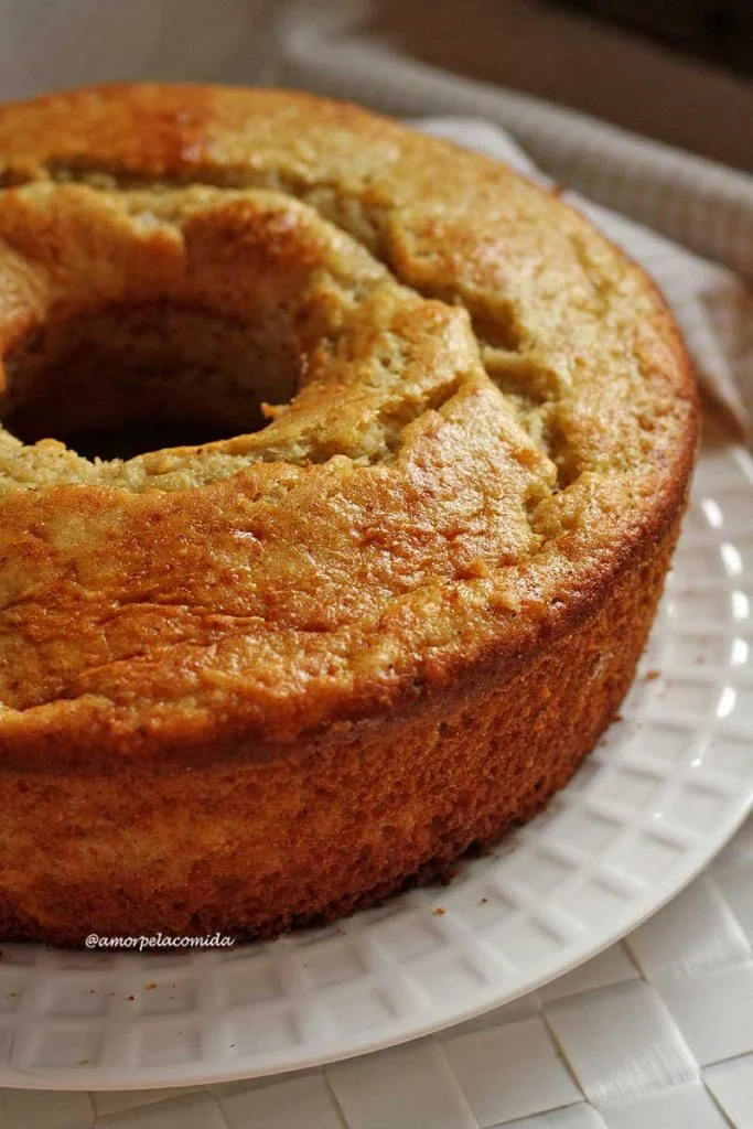 BOLO DE BANANA COM COCO DE LIQUIDIFICADOR - Receitas saudáveis com a Chef  Susan Martha