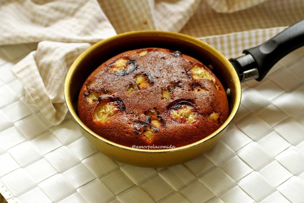 BOLO SEM AÇÚCAR SEM TRIGO SEM LEITE DE FRIGIDEIRA - Receitas