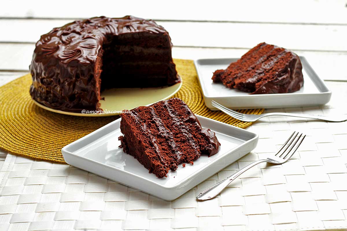 Como fazer Bolo de chocolate de - Sua Cozinha Fácil