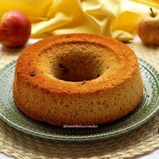 RECEITA DE BOLO DE FUBÁ COM GOIABADA